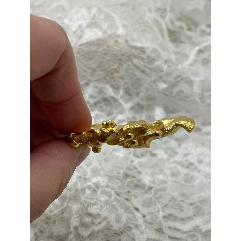 Napier Vintage Gold Tone Holiday Wreath Brooch - Picture 8 of 11